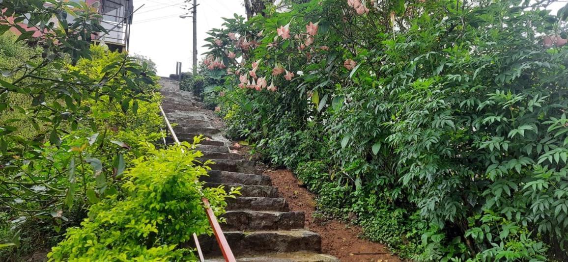 Spinson Home Stay Madikeri Buitenkant foto